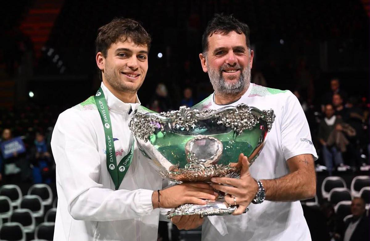 Il papà-coach di Cobolli: "Parigi lascia consapevolezza, ma Wimbledon è un'altra storia. Atp Finals? Sono un obiettivo"