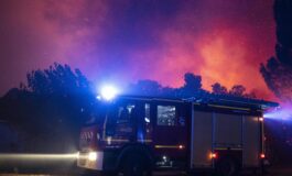 Incendi devastano Francia e Spagna oltre 200mila evacuati 265x160