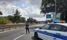 Incendio a via Laurentina chiuso il Grande Raccordo Anulare nel pomeriggio 265x160