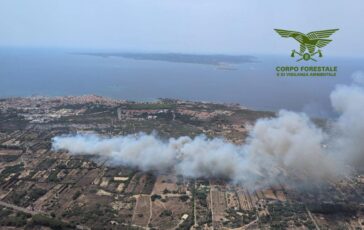 Incendio in Sardegna evacuate suore e famiglia a San Gregorio 364x230