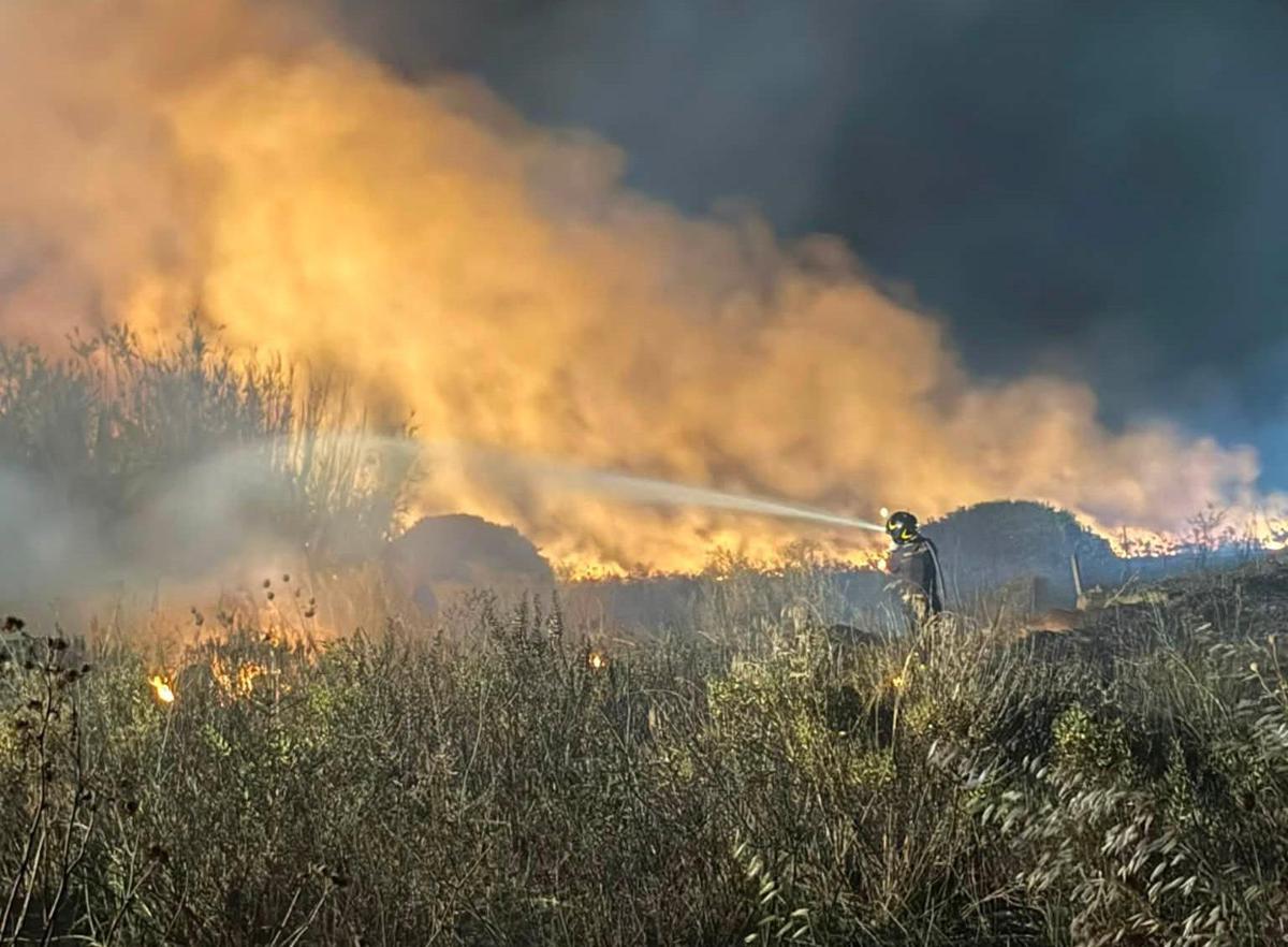 Infermo di fuoco a Maracalagonis, incendio domato: il post della sindaca