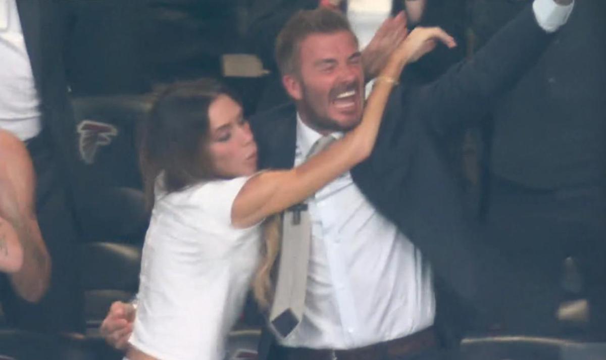 Inghilterra segna e Victoria Beckham questa volta... esulta