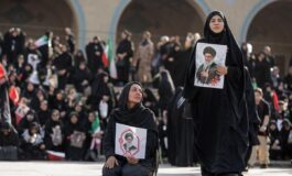 Iran Usa colloqui in pausa per i funerali di Khamenei attese milioni di persone 265x160