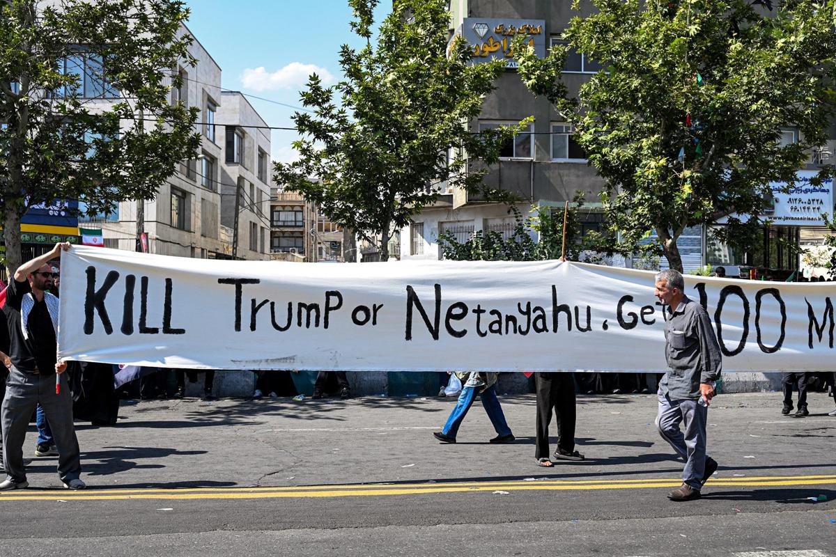 Iran avverte gli Usa: "Negoziati non inizieranno sotto minaccia"