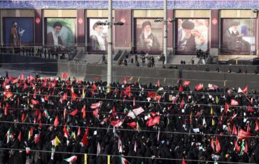 Iran iniziati i funerali di Khamenei slogan contro Usa e Israele a Teheran 364x230
