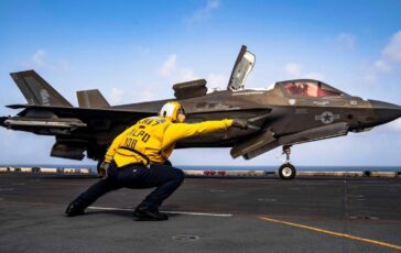 Iran nuova ondata di raid Usa. Pasdaran annunciano attacco a sorpresa contro base in Siria Diretta 364x230