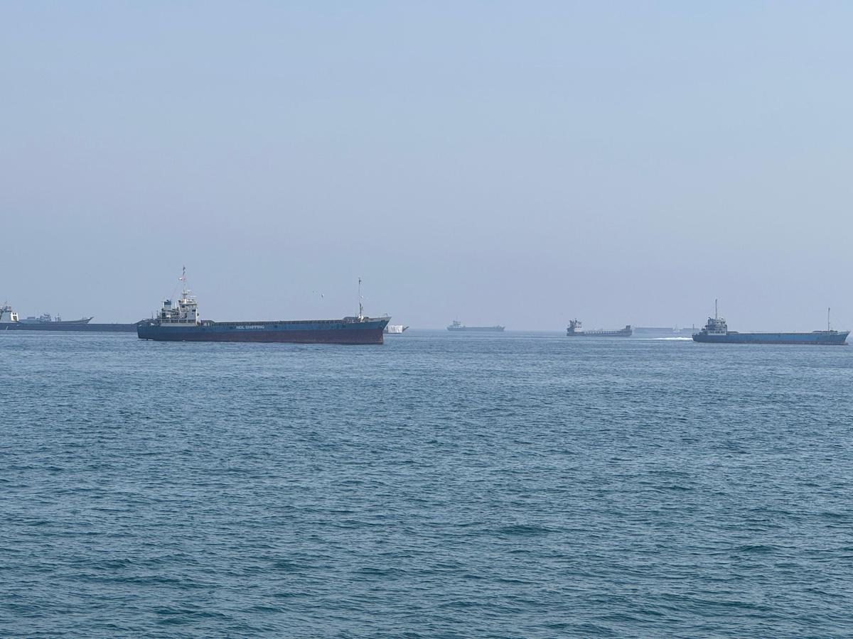 Iran, nuovi attacchi Usa: colpiti obiettivi militare. Teheran blocca petroliere a Hormuz - Diretta