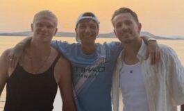 La strana coppia dellestate Ultimo in barca con Haaland 265x160