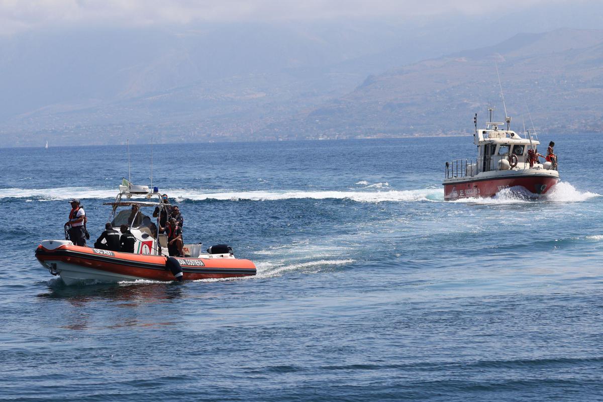 Lecce, recuperato in mare corpo senza vita di un uomo: indagini su identità