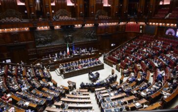 Legge elettorale oggi voto finale. Bocciato emendamento Vannacci centrodestra di nuovo diviso. Schlein contro Meloni 364x230