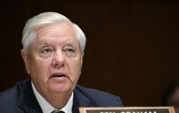 Lindsey Graham chi era il senatore diventato pro Trump e amico di Israele 364x230