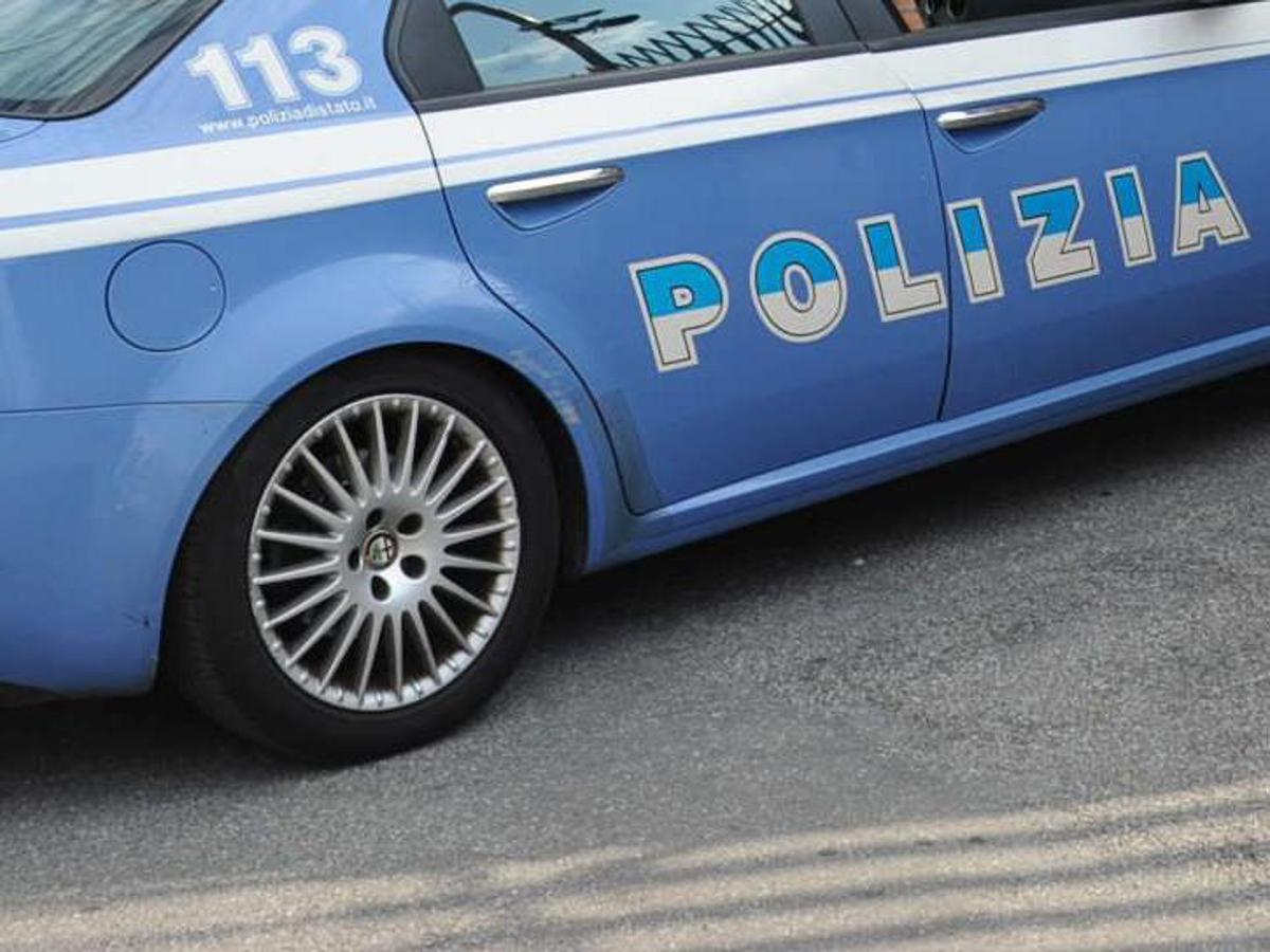 Lite di coppia dopo il viaggio in Nigeria, chiama la polizia perché il marito rifiuta un rapporto intimo