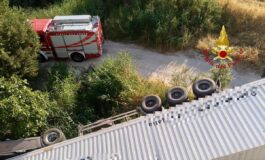 Matera tir sfonda le barriere e precipita da cavalcavia morto camionista 50enne 265x160