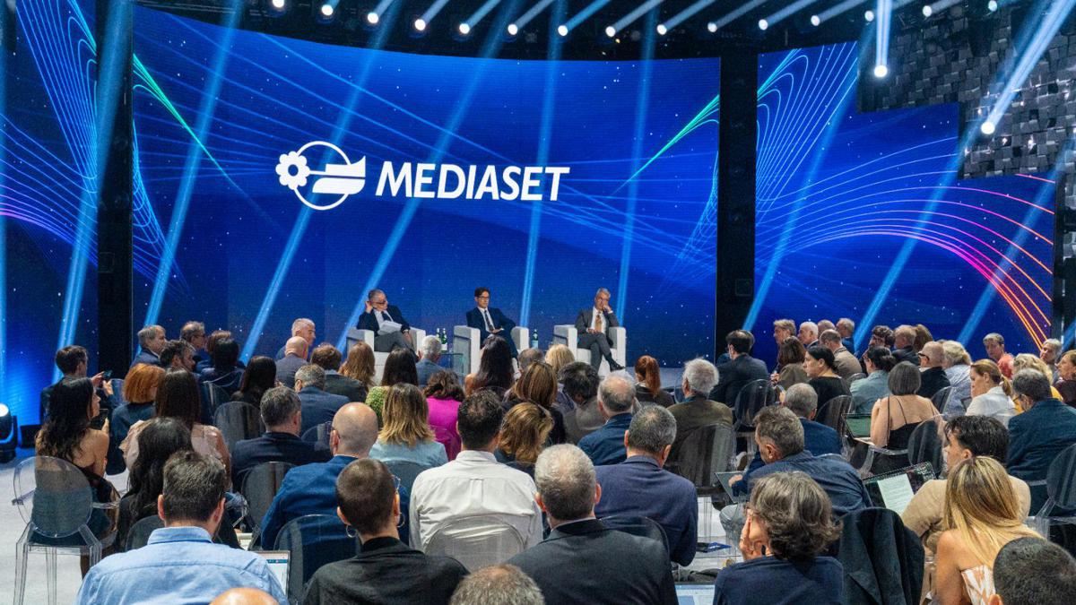 Mediaset scommette sui classici, punta su Milo Infante e non chiude ad Amadeus e Mentana