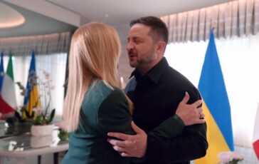 Meloni vede Zelensky incontro al vertice Nato di Ankara poster 364x230