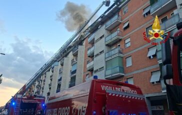 Milano incendio in appartamento un morto e diversi intossicati 364x230