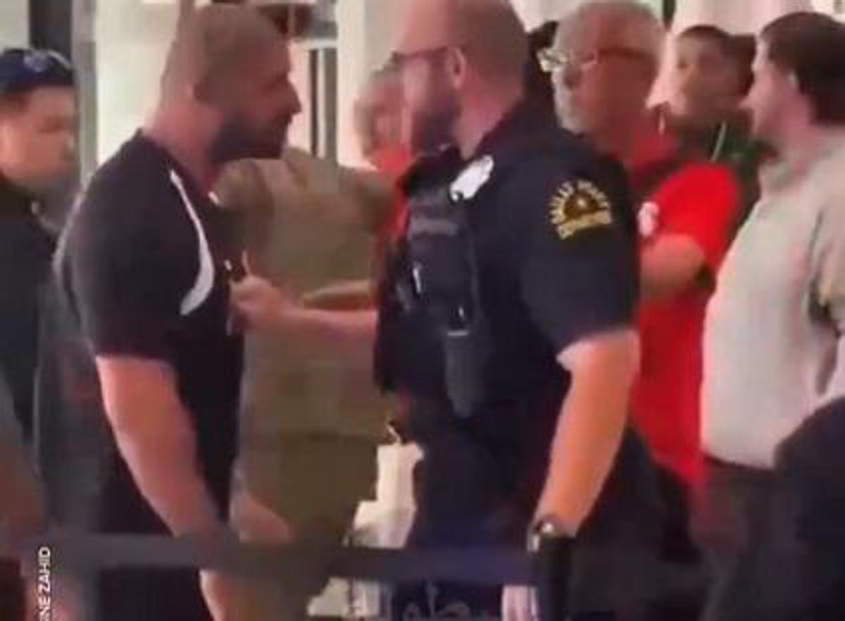 Mondiali, Egitto arriva a Dallas: 'rissa' con polizia all'aeroporto