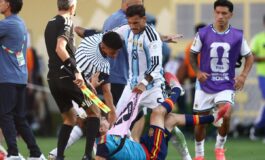 Mondiali follia Paredes dopo finale rissa ed espulsione. E Otamendi litiga con Rodri 265x160