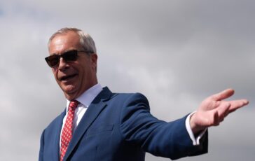 Nigel Farage Mi dimetto da deputato e mi candido alle suppletive a Clacton 364x230
