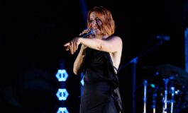 Noemi paura durante concerto cade dal palco e finisce in ospedale 265x160
