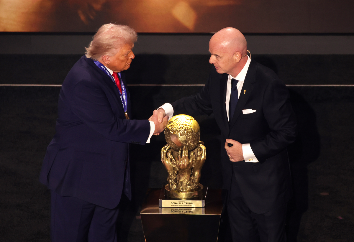 “Non è neutrale”: eurodeputati chiedono un’indagine su Infantino e il Fifa Peace Prize a Trump