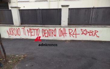 Nordio ti metto dentro una R4 scritta choc firmata Br a Roma 364x230