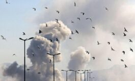 Nuovi raid Usa in Iran Teheran risponde colpite basi americane in Kuwait e Bahrein 265x160