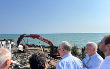 Ostia via alla demolizione dello stabilimento dei vip. Gualtieri Il mare di Roma cambia volto 364x230