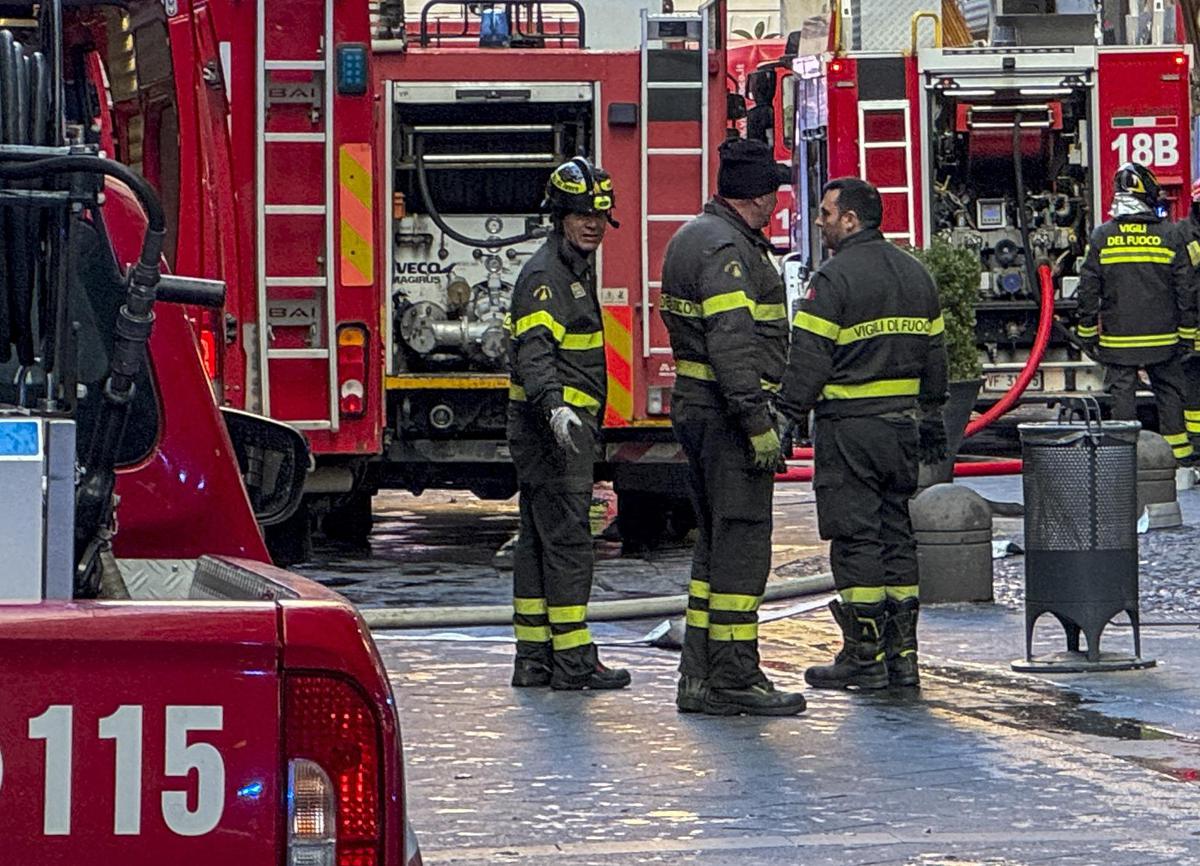 Palermo, 53enne ucciso a coltellate: uomo si barrica in casa, apre il gas e minaccia di far esplodere il palazzo