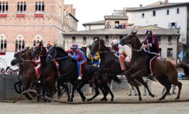 Palio di Siena oggi la corsa dopo il rinvio tutte le tappe della giornata dalla pista alla conchiglia 265x160