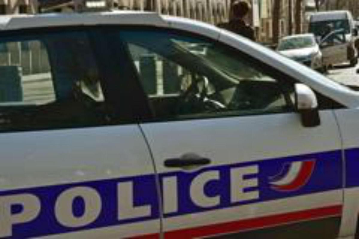 Parigi, tre donne aggredite con un coltello: fermato un uomo