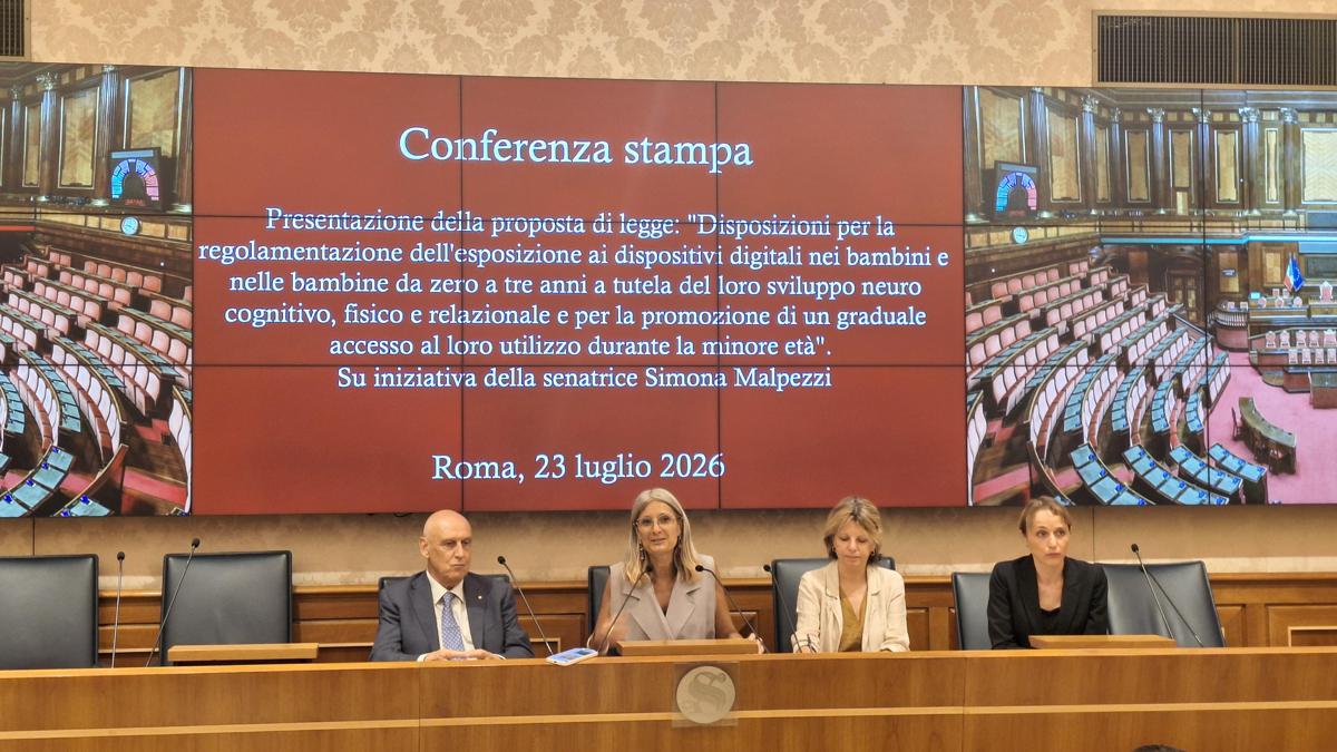 Pediatri: "No a dispositivi digitali sotto i 3 anni", prima proposta di legge