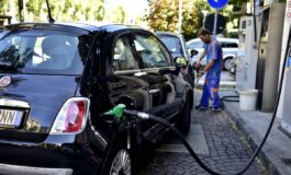 Prezzi carburanti proseguono i rialzi benzina in autostrada sopra 2 euro 265x160