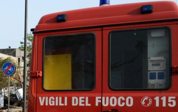 Roma ieri sera incendio allo Spin Time stabile giudicato pericoloso 364x230