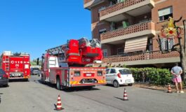 Roma incendio a via Chiusdino quattro persone in ospedale dopo aver inalato fumo 265x160