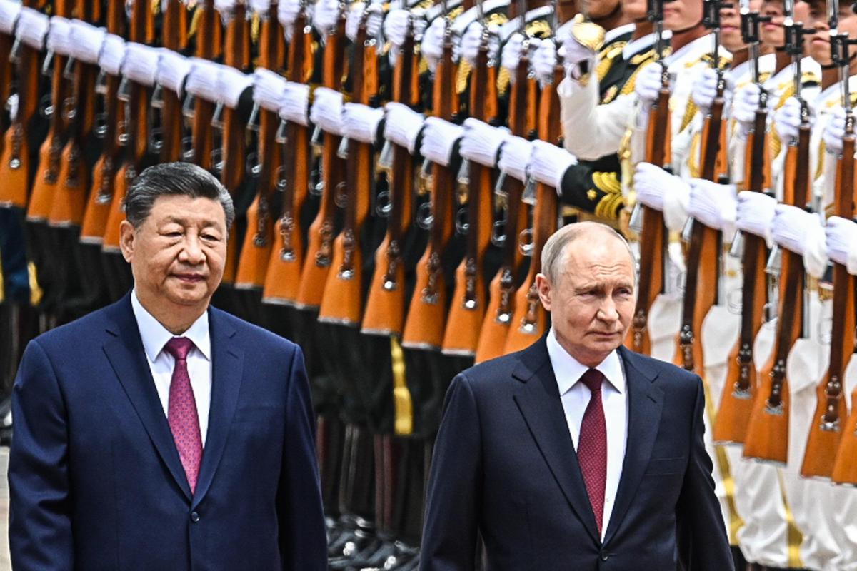 Russia-Cina, svelata cooperazione militare dal 2023: "Pechino ha insegnato a Mosca a silenziare Starlink"