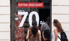 Saldi estivi al via ribassi in tutta Italia ma il caro vita frena lo shopping 265x160