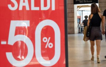 Saldi sabato al via in quasi tutta Italia ma ribassi gia iniziati 364x230