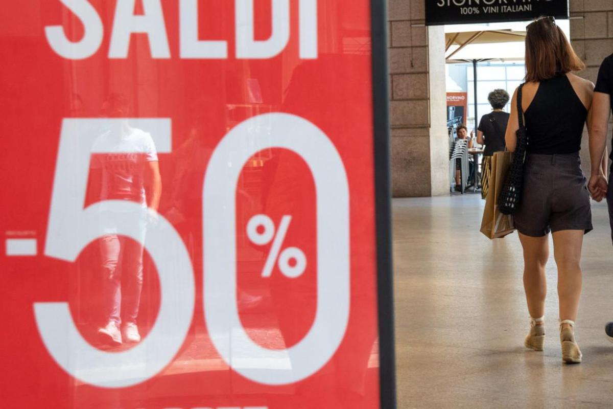 Saldi, sabato al via in quasi tutta Italia ma ribassi già iniziati