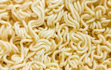 Salmonella focolaio in Europa a causarlo forse noodles aromatizzati 364x230