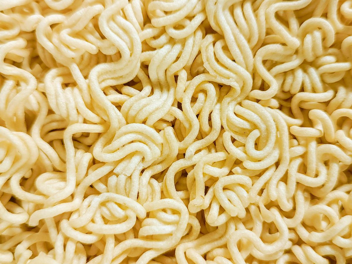 Salmonella, focolaio in Europa: a causarlo forse noodles aromatizzati