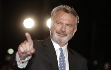 Sam Neill svelata la causa della morte star di Jurassic Park vittima di una polmonite 364x230