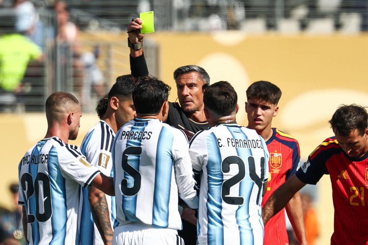 Spagna-Argentina, maxi rissa, infortuni e un rosso nella finale dei Mondiali