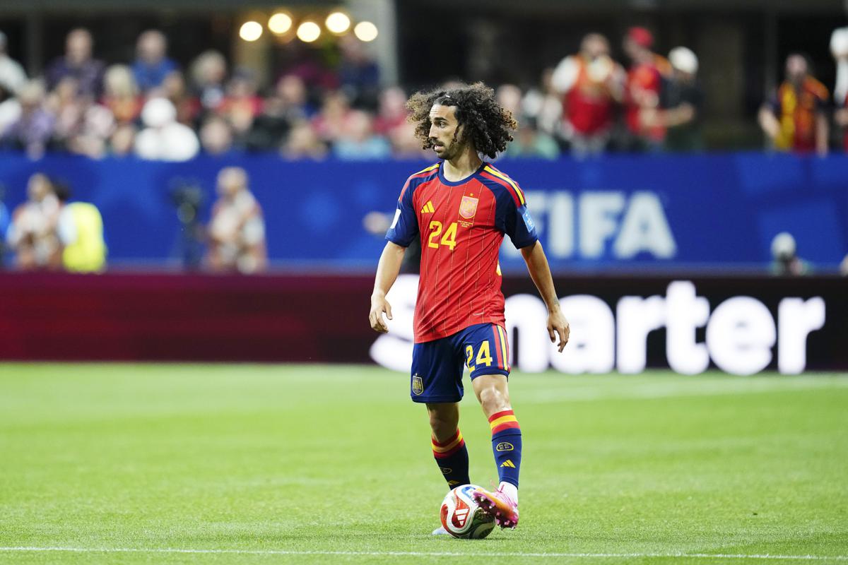 Spagna-Austria, gol annullato a Cucurella per fallo su portiere: cosa è successo