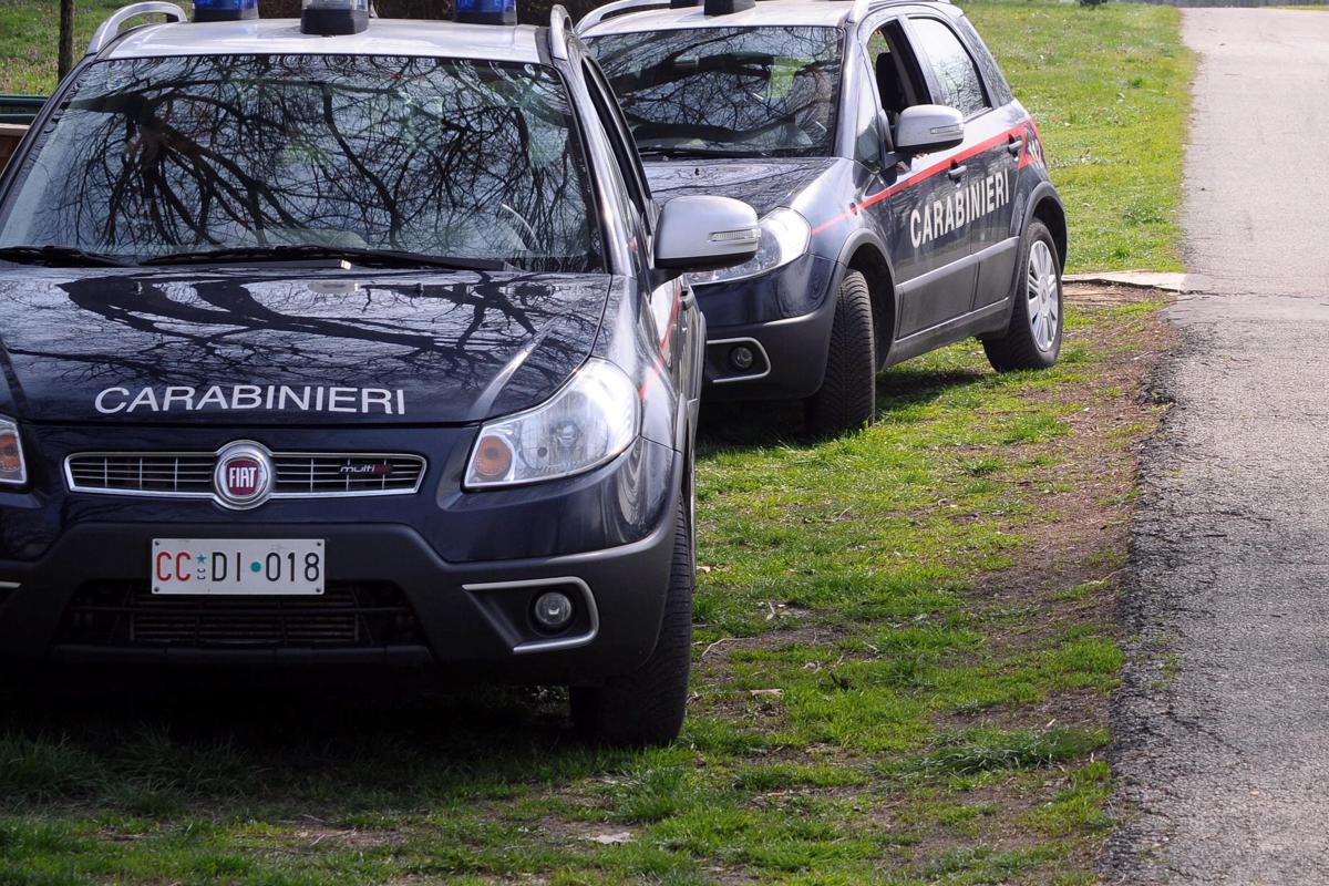Spara ai ladri durante tentato furto, custode azienda denunciato: aveva porto d'armi scaduto