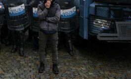 Tifoso ferito in scontri derby Torino Procura Chiesti domiciliari per agente lacrimogeno lanciato in modo non conforme 265x160