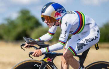 Tour de France Evenepoel vince la cronometro della 16a tappa Pogacar resta in maglia gialla 364x230