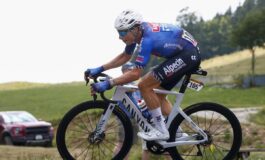 Tour de France Philipsen vince la 17a tappa a Pogacar sempre in maglia gialla 265x160