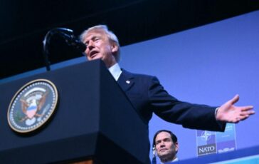 Trump show a vertice Nato ad Ankara dopo gli attacchi e immenso amore con gli alleati 364x230