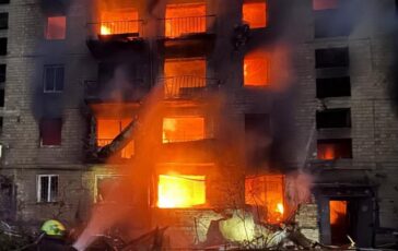 Ucraina Russia attacca Kiev con missili e droni 8 morti 364x230